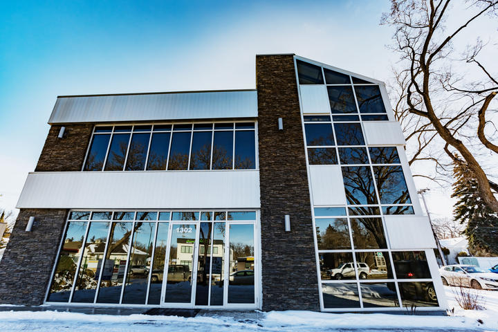 Alumicor 2200 series curtainwall. PPG solar grey solarban 60 (2).